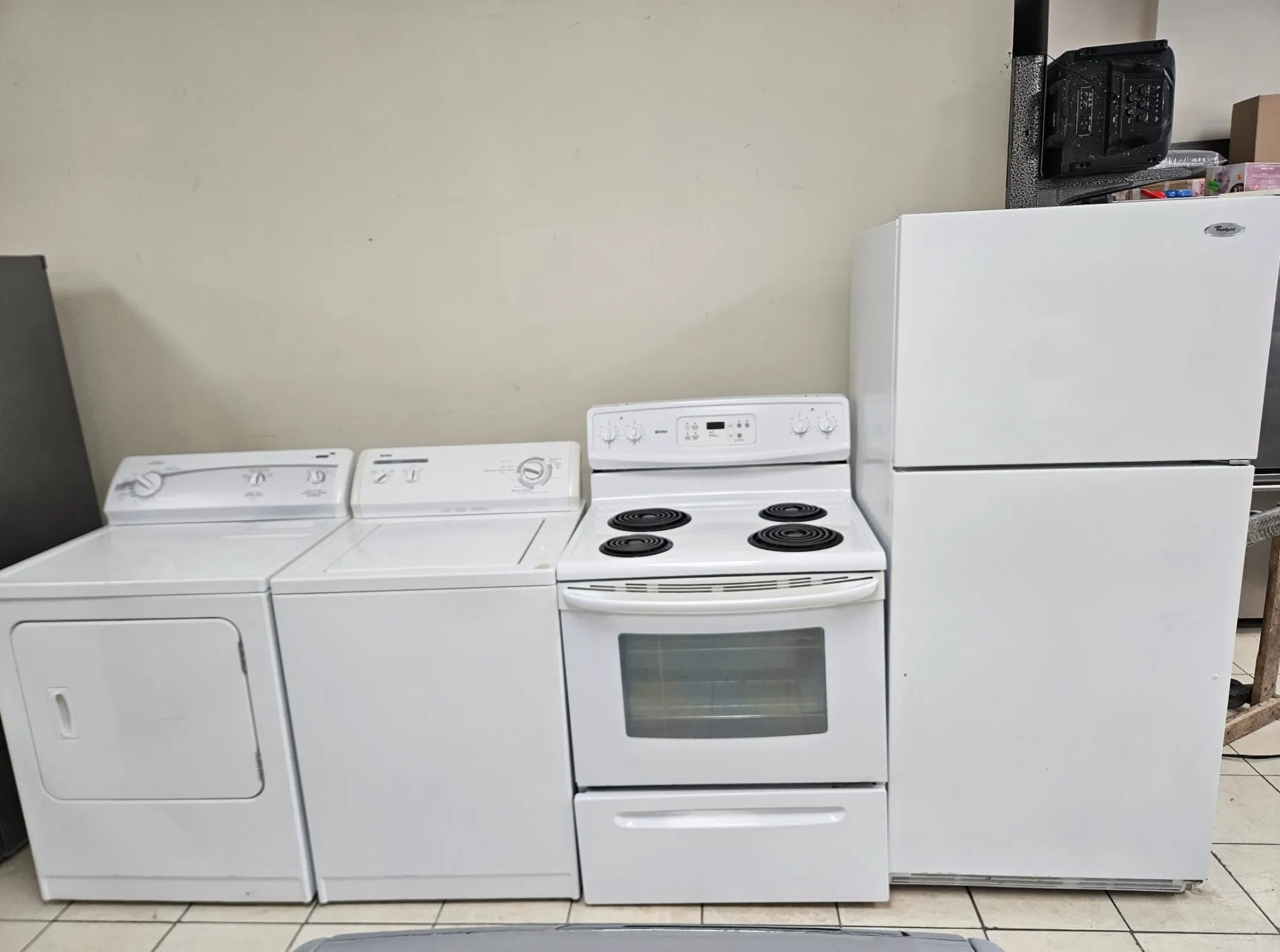Appliances for sale at Plan B Électro