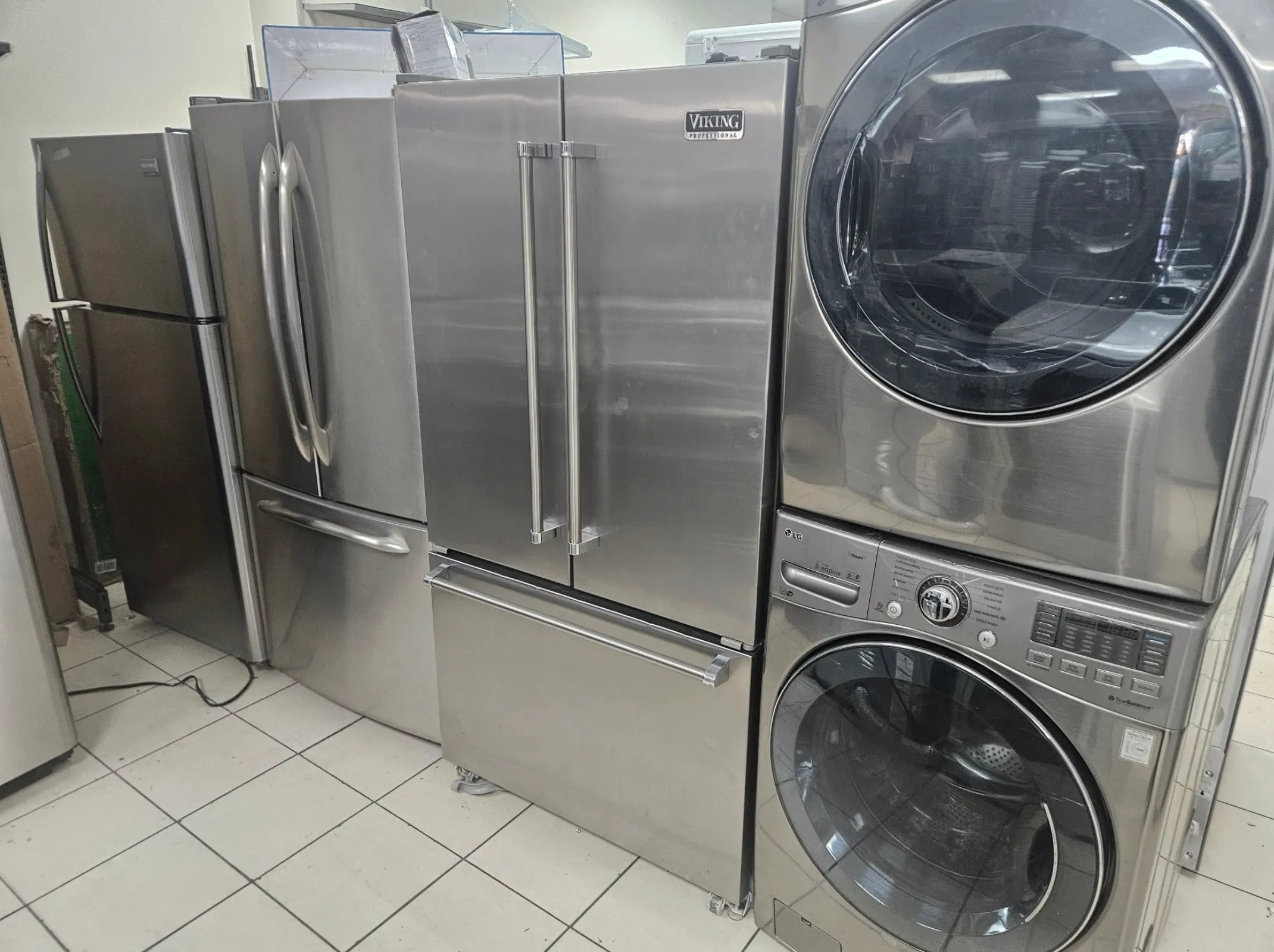 Appliances for sale at Plan B Électro