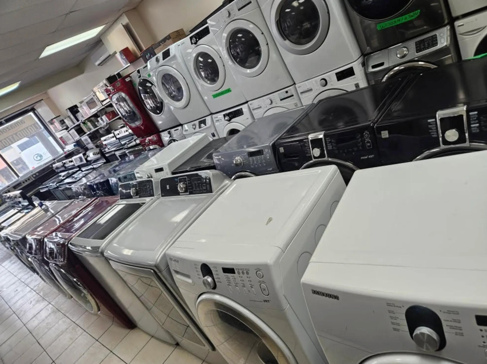 Appliances for sale at Plan B Électro